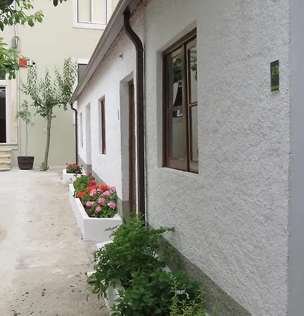 Local Duarte's Гостевой дом *