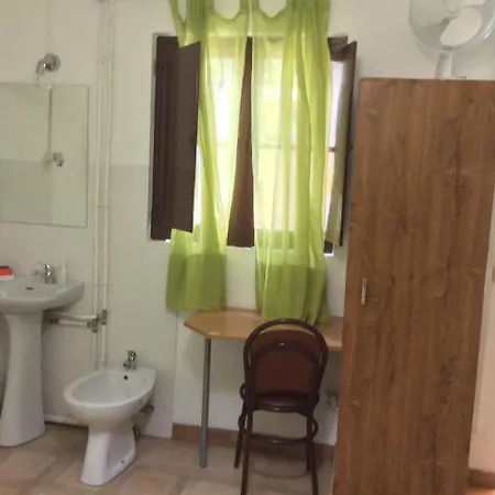 Local Duarte's Guest house *